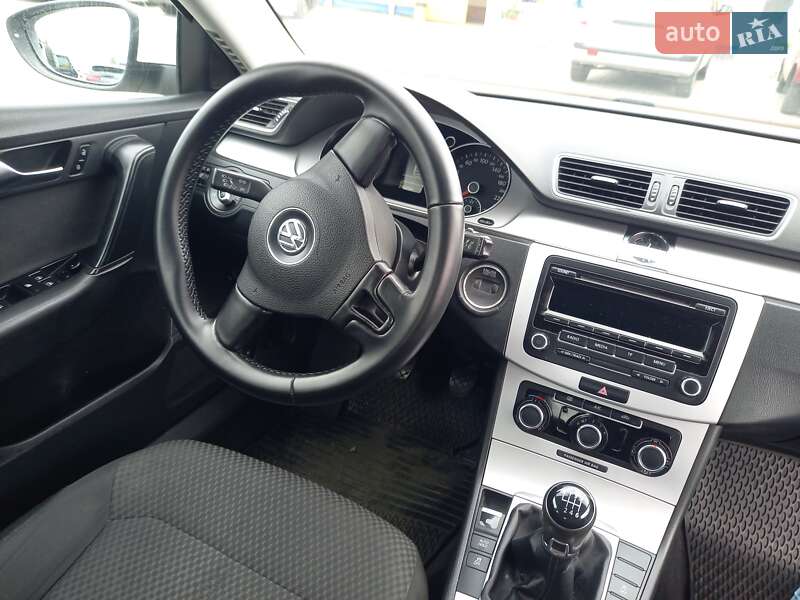 Седан Volkswagen Passat 2012 в Черкассах