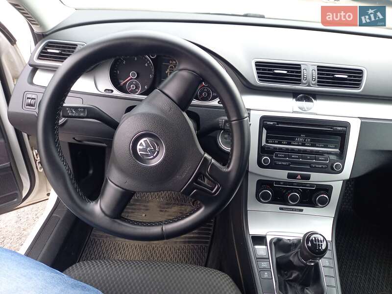 Седан Volkswagen Passat 2012 в Черкассах