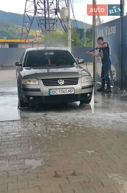 Седан Volkswagen Passat 2002 в Сколе