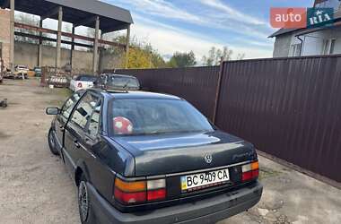 Седан Volkswagen Passat 1990 в  фото 3 Седан Volkswagen Passat 1990 в
