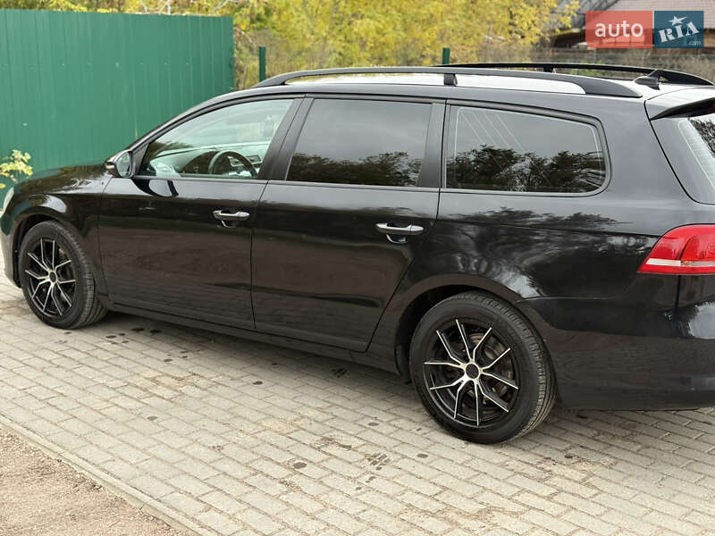 Універсал Volkswagen Passat 2013 в Радомишлі