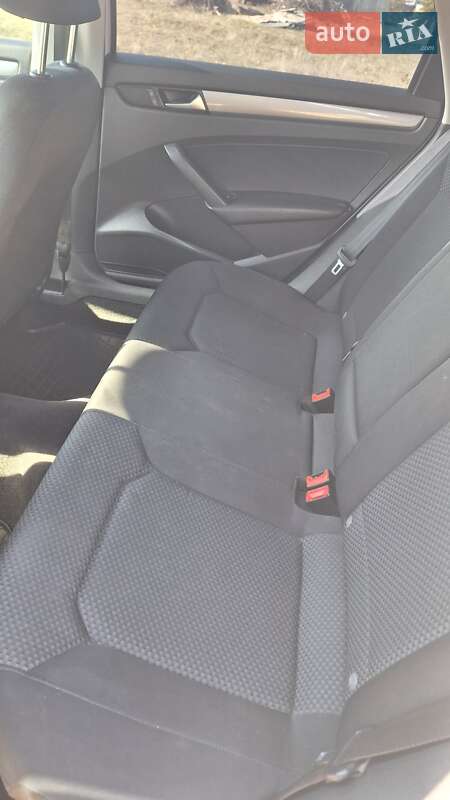 Седан Volkswagen Passat 2014 в Днепре