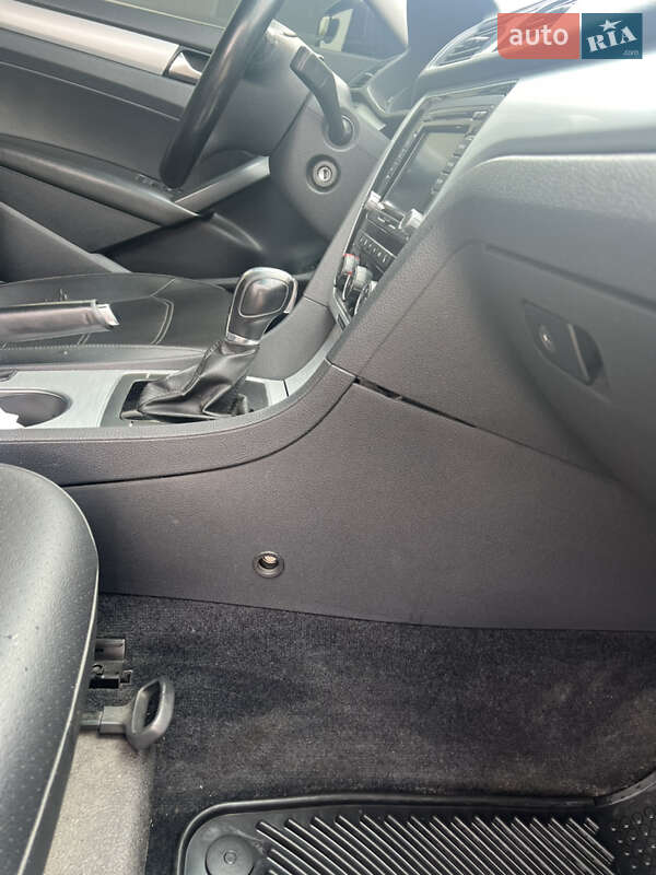 Седан Volkswagen Passat 2013 в Киеве