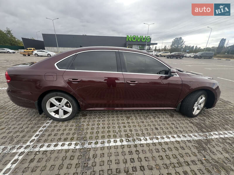 Седан Volkswagen Passat 2013 в Киеве