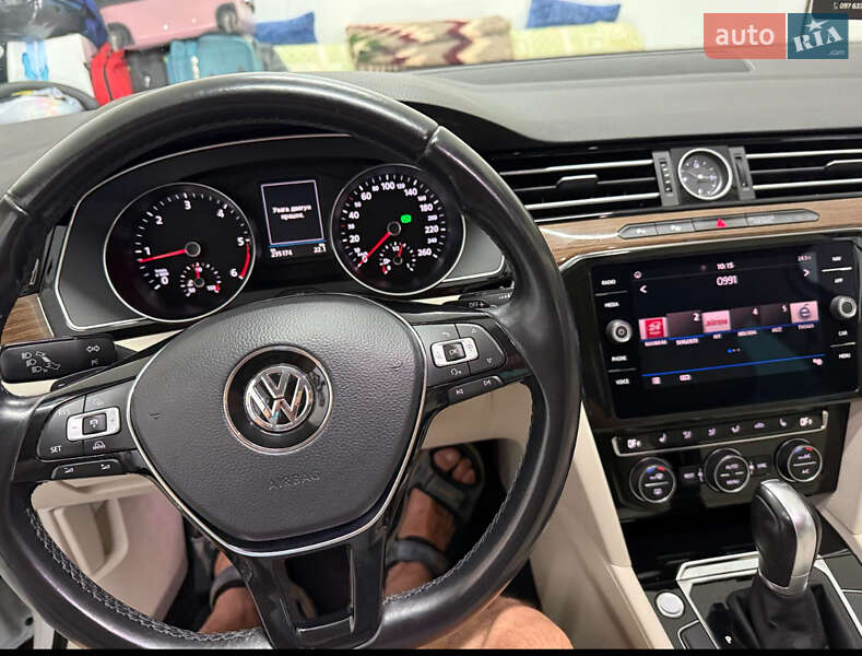 Универсал Volkswagen Passat 2018 в Стрые