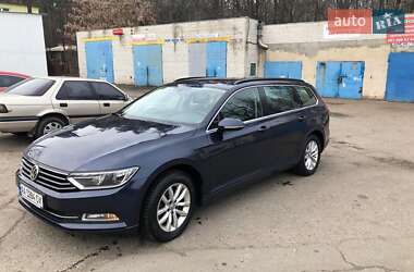 Универсал Volkswagen Passat 2015 в Киеве