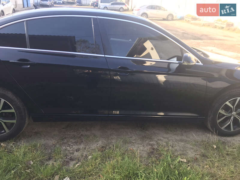 Седан Volkswagen Passat 2017 в Львові