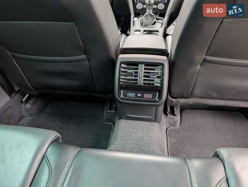 Универсал Volkswagen Passat 2018 в Киеве