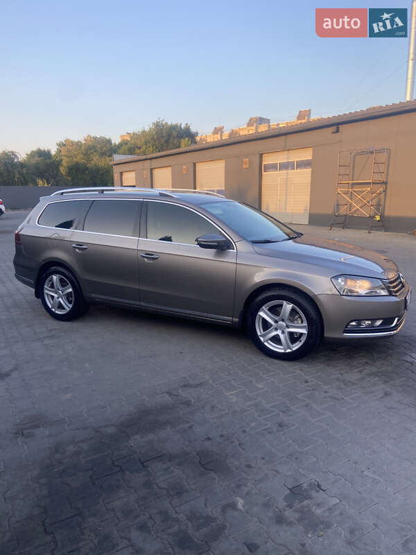 Універсал Volkswagen Passat 2011 в Шептицькому