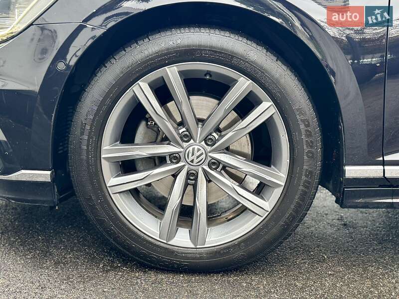 Седан Volkswagen Passat 2016 в Києві