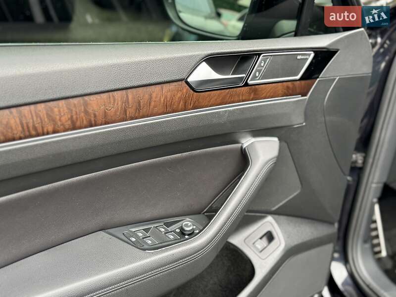 Седан Volkswagen Passat 2016 в Києві