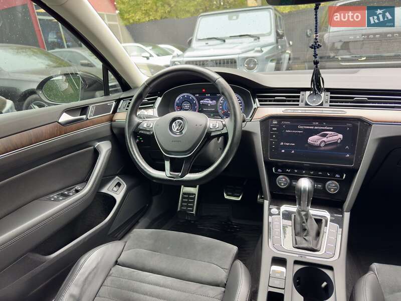 Седан Volkswagen Passat 2016 в Києві