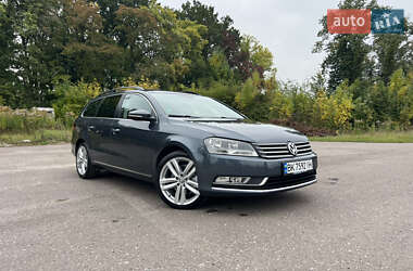 Универсал Volkswagen Passat 2011 в Дубно