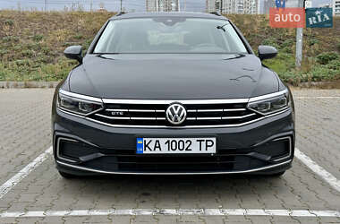 Универсал Volkswagen Passat 2020 в Киеве