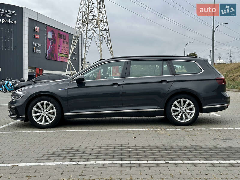 Универсал Volkswagen Passat 2020 в Киеве