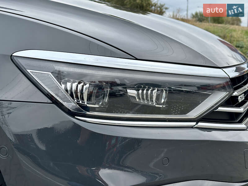 Универсал Volkswagen Passat 2020 в Киеве