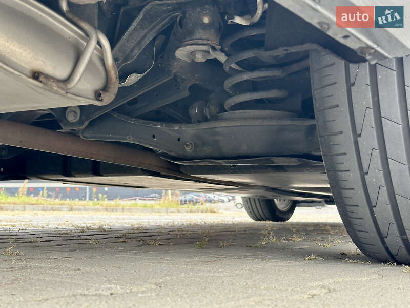 Универсал Volkswagen Passat 2020 в Киеве