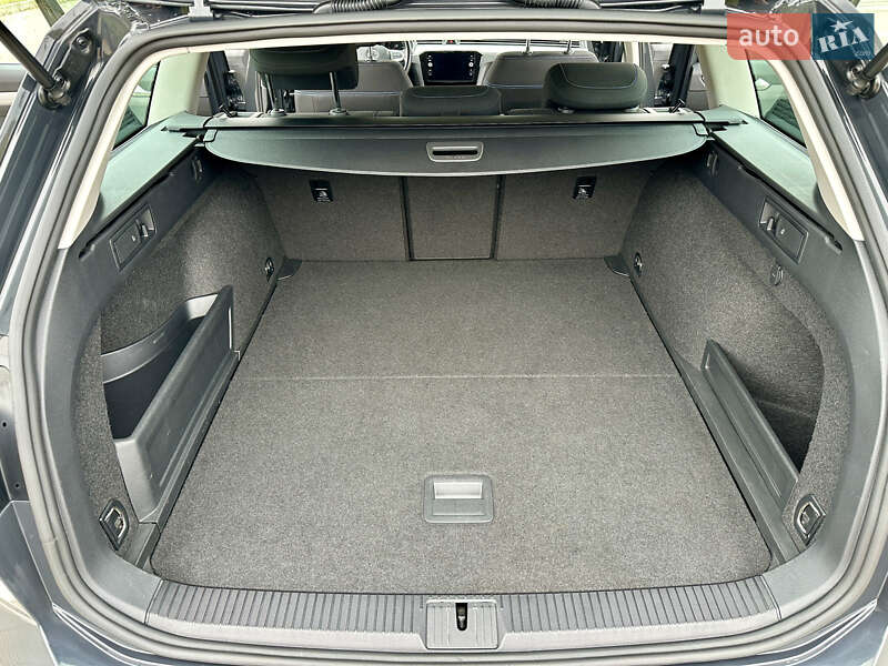 Универсал Volkswagen Passat 2020 в Киеве