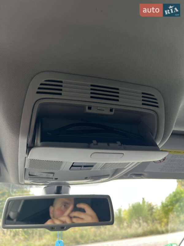 Универсал Volkswagen Passat 2011 в Дубно