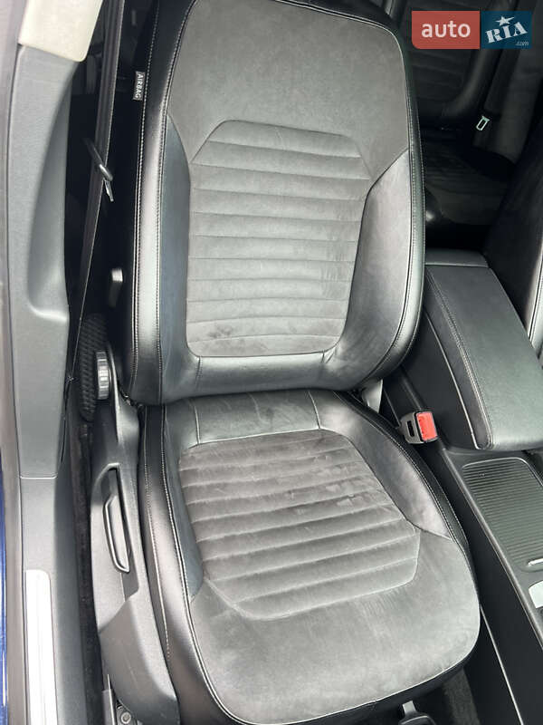 Универсал Volkswagen Passat 2011 в Дубно