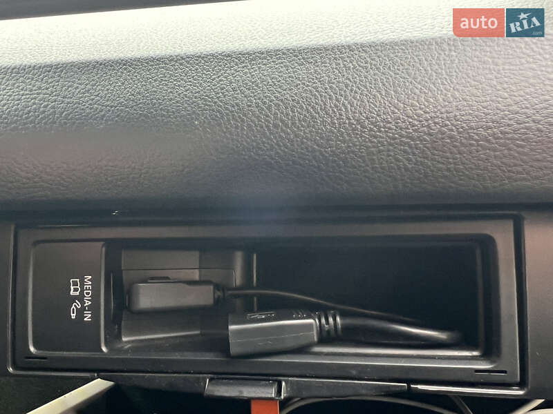 Универсал Volkswagen Passat 2011 в Дубно