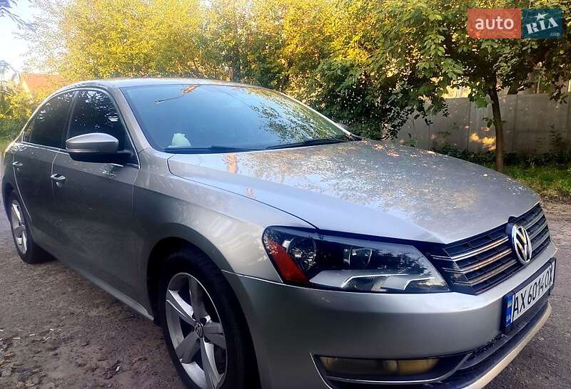 Седан Volkswagen Passat 2013 в Харкові