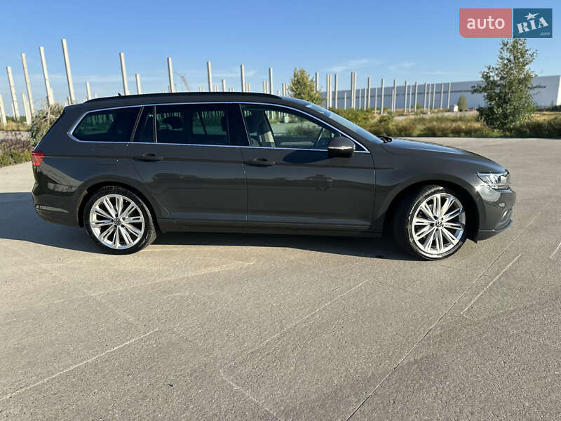 Универсал Volkswagen Passat 2021 в Коростене