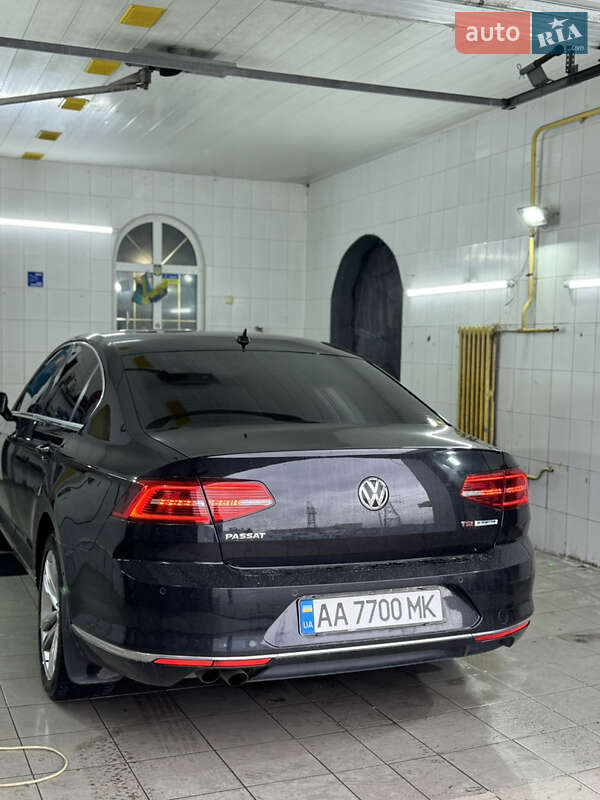 Седан Volkswagen Passat 2015 в Киеве