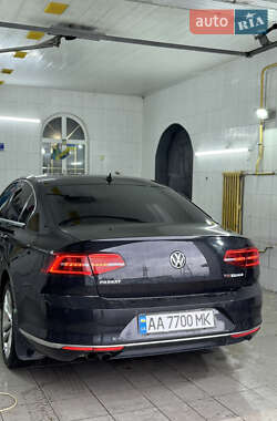 Седан Volkswagen Passat 2015 в 