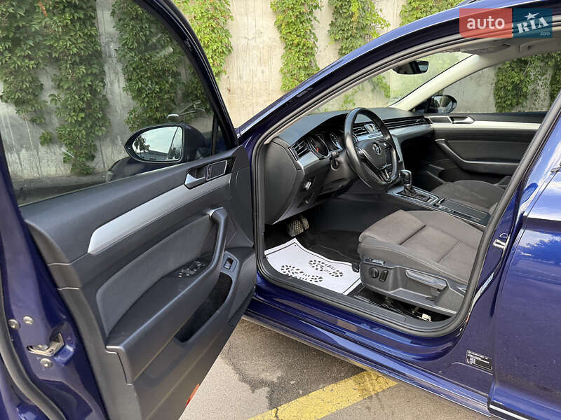 Універсал Volkswagen Passat 2019 в Рівному фото 21 Універсал Volkswagen Passat 2019 в Рівному