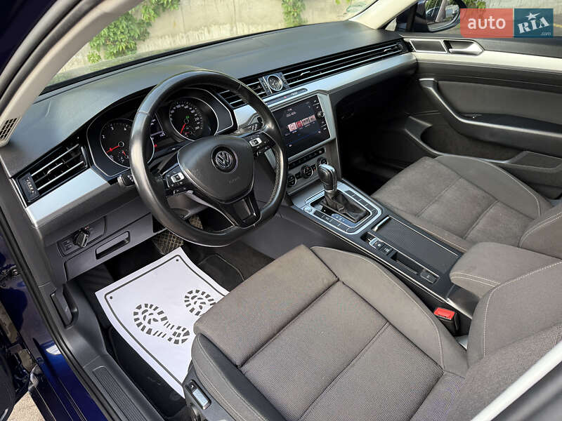 Універсал Volkswagen Passat 2019 в Рівному фото 29 Універсал Volkswagen Passat 2019 в Рівному