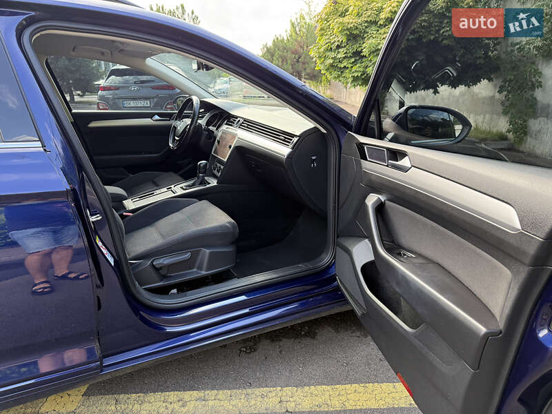 Універсал Volkswagen Passat 2019 в Рівному фото 41 Універсал Volkswagen Passat 2019 в Рівному