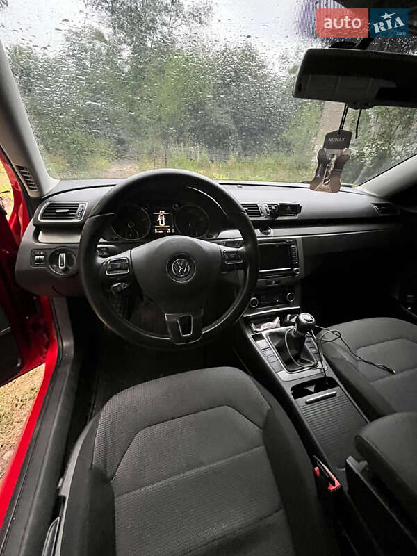 Универсал Volkswagen Passat 2011 в Каменском фото 9 Универсал Volkswagen Passat 2011 в Каменском
