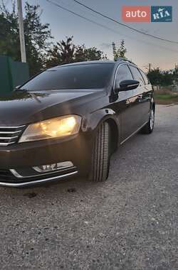 Универсал Volkswagen Passat 2011 в 