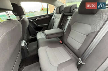 Седан Volkswagen Passat 2014 в 
