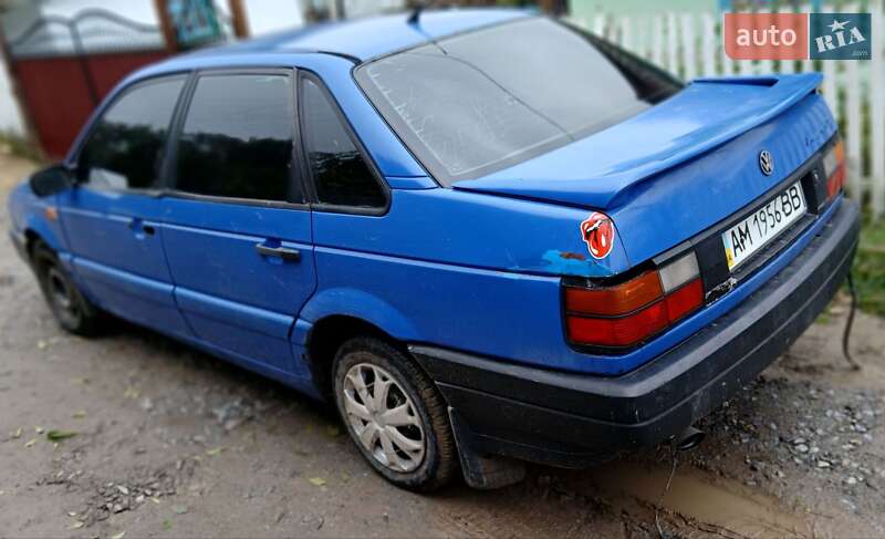 Седан Volkswagen Passat 1988 в Баре фото 3 Седан Volkswagen Passat 1988 в Баре