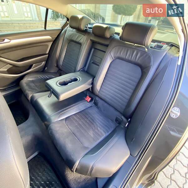 Седан Volkswagen Passat 2015 в Черноморске