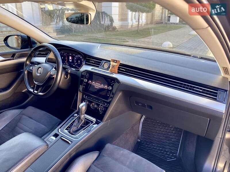 Седан Volkswagen Passat 2015 в Черноморске