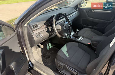 Универсал Volkswagen Passat 2011 в 