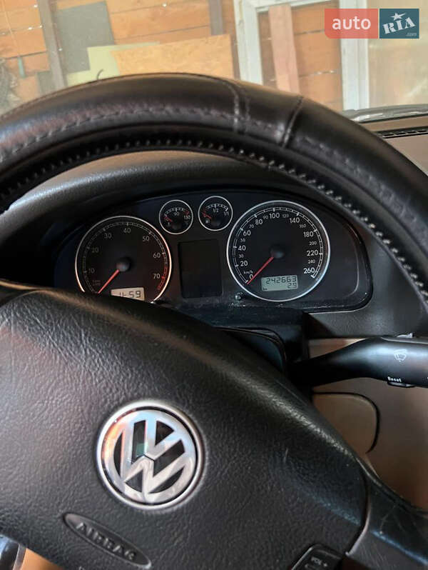 Седан Volkswagen Passat 2001 в Вижнице