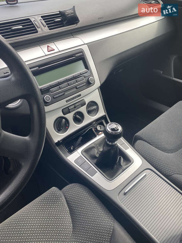 Универсал Volkswagen Passat 2009 в Одессе