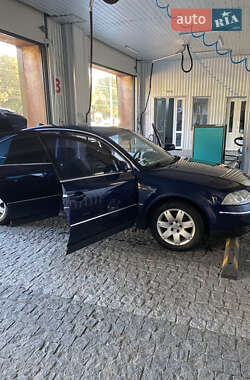 Седан Volkswagen Passat 2003 в Чернигове