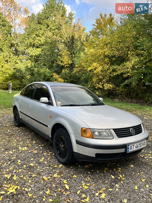 Седан Volkswagen Passat 1997 в Галиче