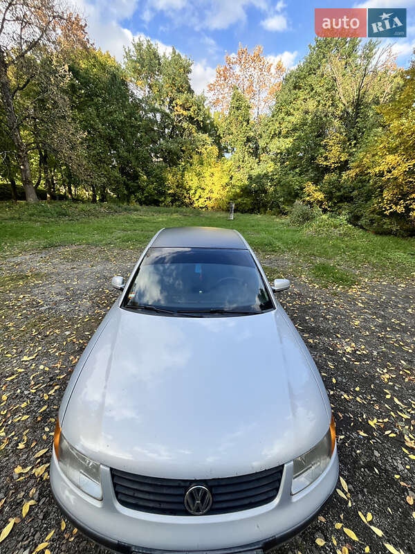 Седан Volkswagen Passat 1997 в Галиче