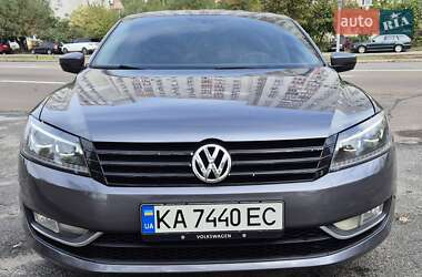 Седан Volkswagen Passat 2013 в Киеве