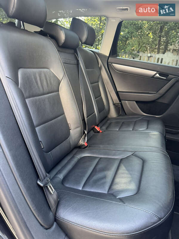 Універсал Volkswagen Passat 2014 в Івано-Франківську