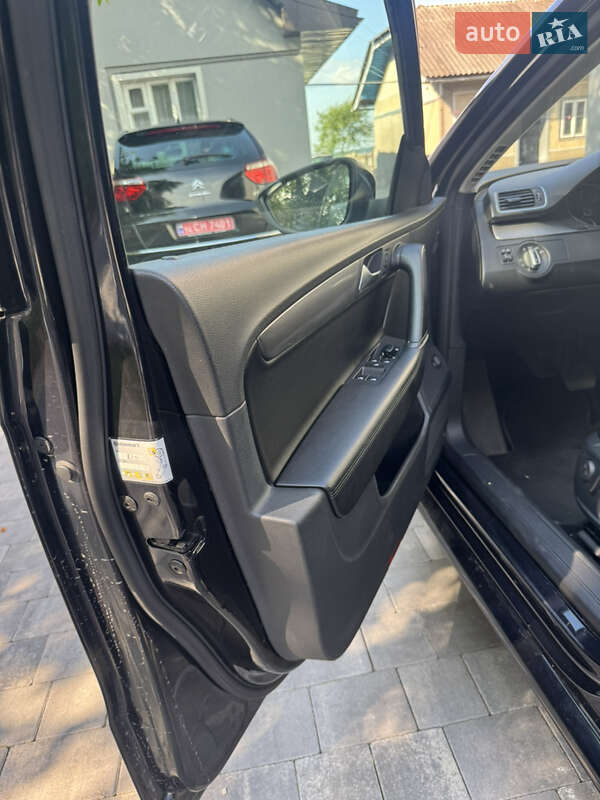 Універсал Volkswagen Passat 2014 в Івано-Франківську