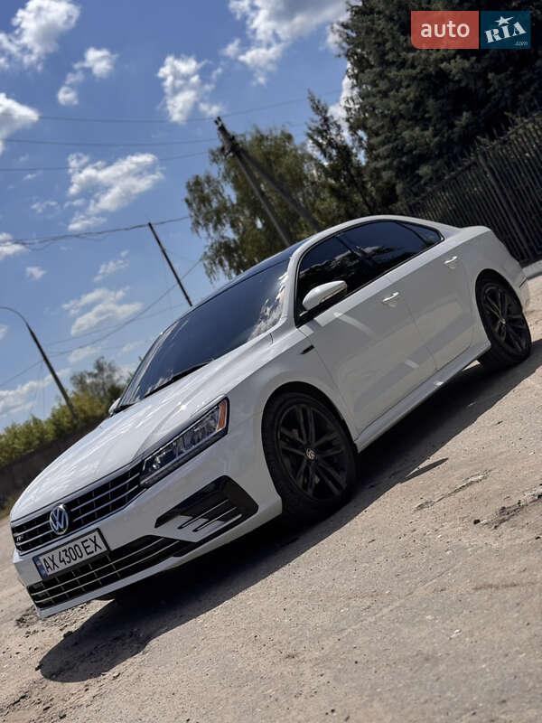Седан Volkswagen Passat 2018 в Изюме