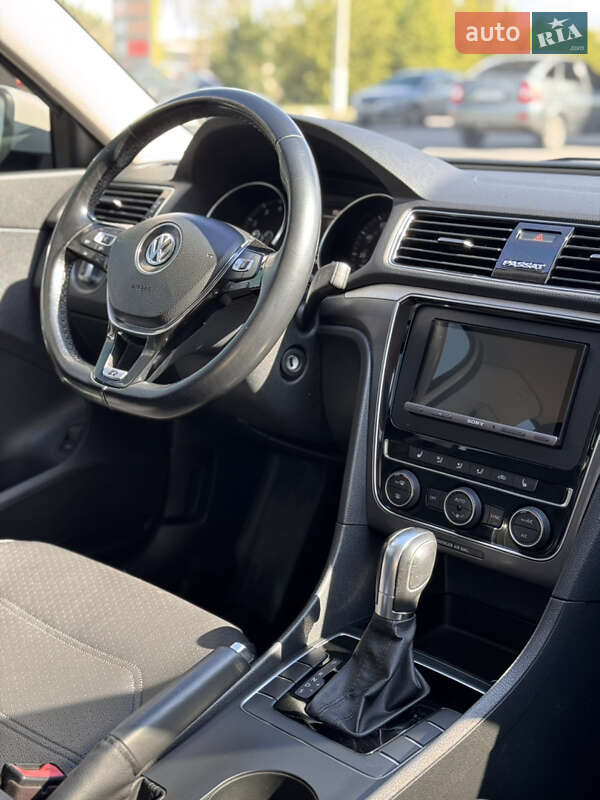Седан Volkswagen Passat 2018 в Изюме