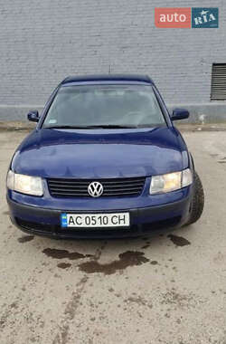 Седан Volkswagen Passat 1998 в Луцке